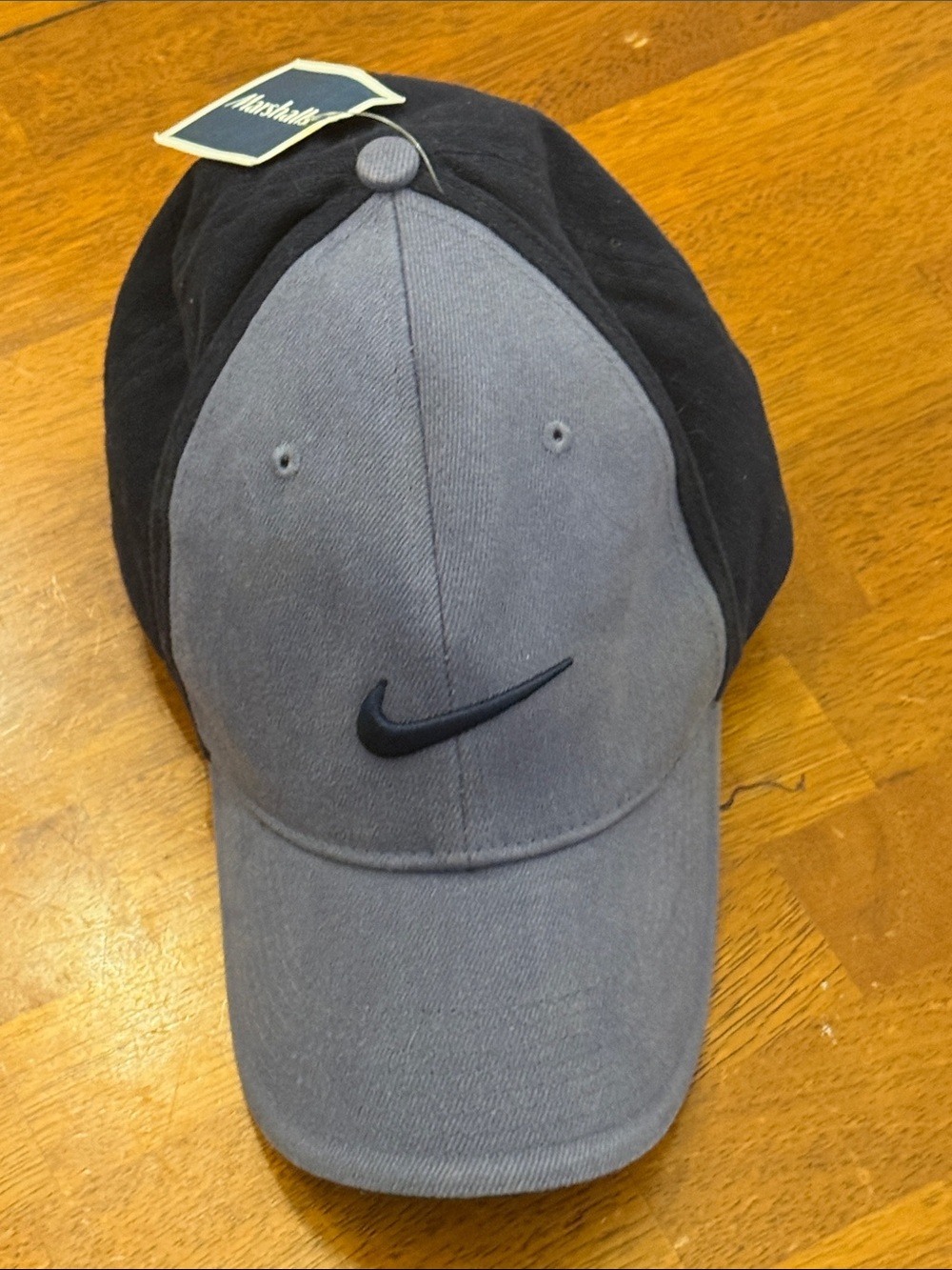 Nike Men’s Gray Front Black Back Embroidered Swoosh Cap
